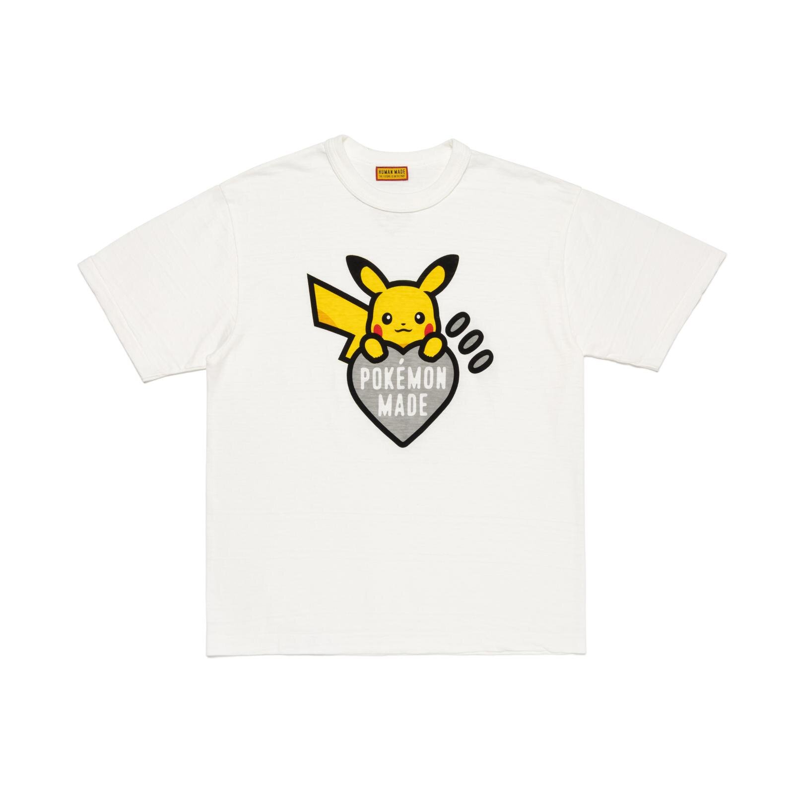 ヒューマンメイド×ポケモン“ハートロゴ”を抱えるピカチュウTシャツや