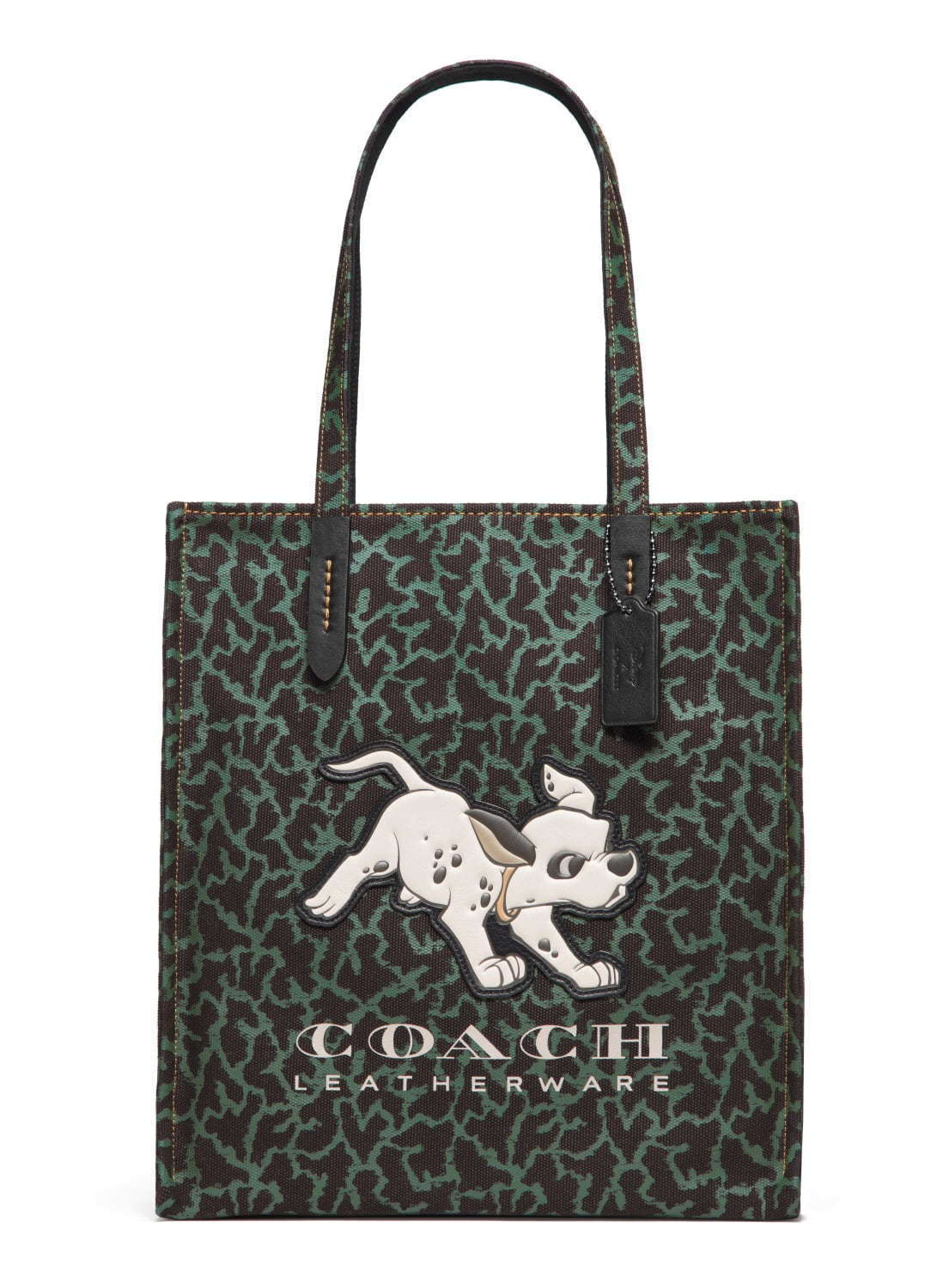 コーチからディズニー『ダンボ』を描いたカメラバッグや『ふしぎの国の