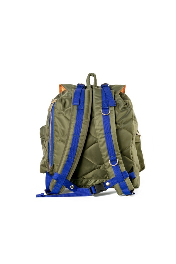 sacai×ポーターのコラボバッグ、“裏返す”ミリタリーテイストのバック