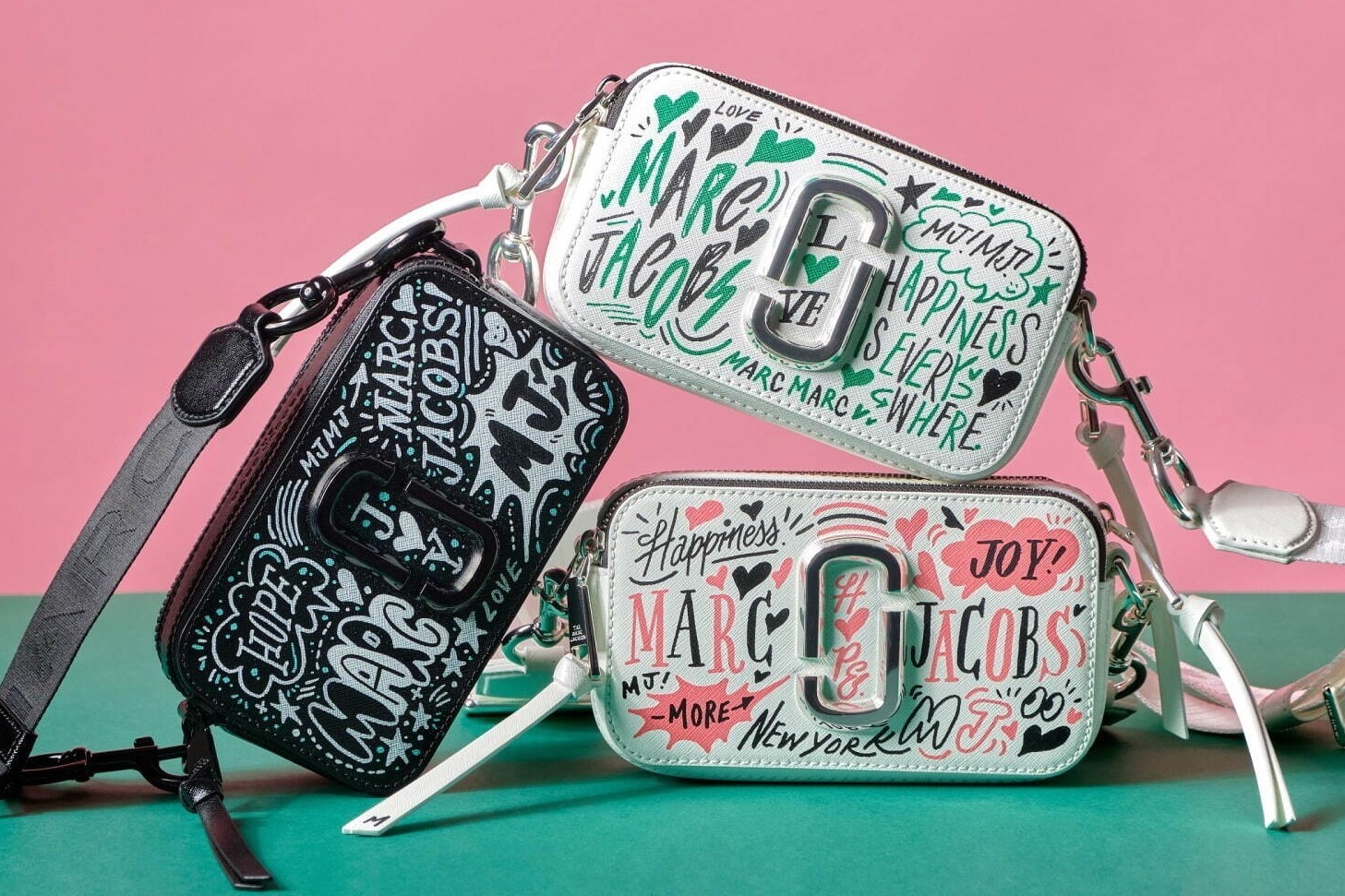 マーク ジェイコブスの人気バッグ「スナップショット」関根正吾と