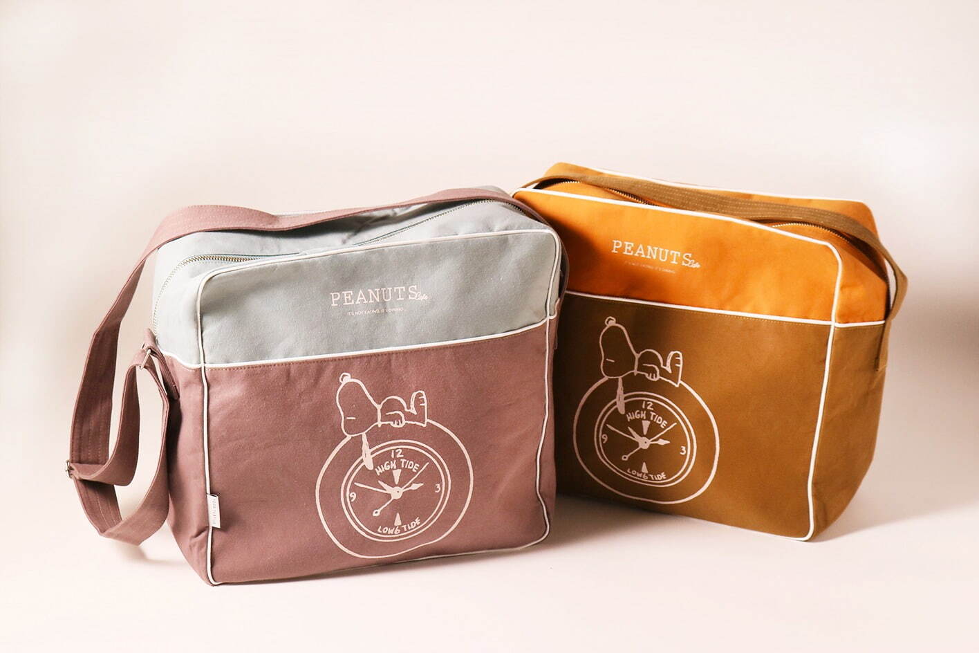 ピーナッツ カフェのショルダーバッグ型ラッキーバッグ、限定グラスや