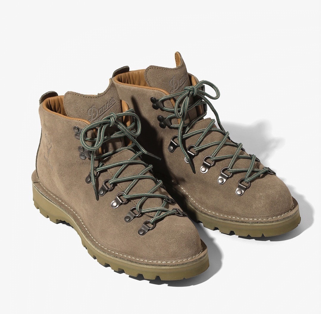 ダナーのメンズブーツ「マウンテンライト」オイルドスエードで、サウス