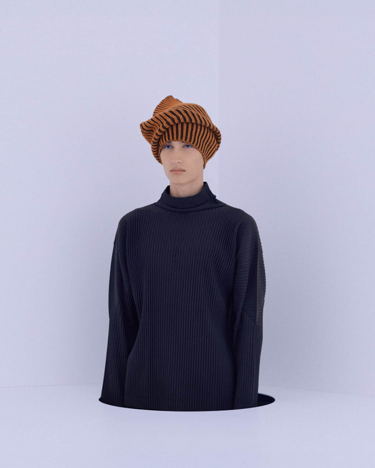 オム プリッセ イッセイ ミヤケ24年秋冬のマフラー、アレンジ可能な