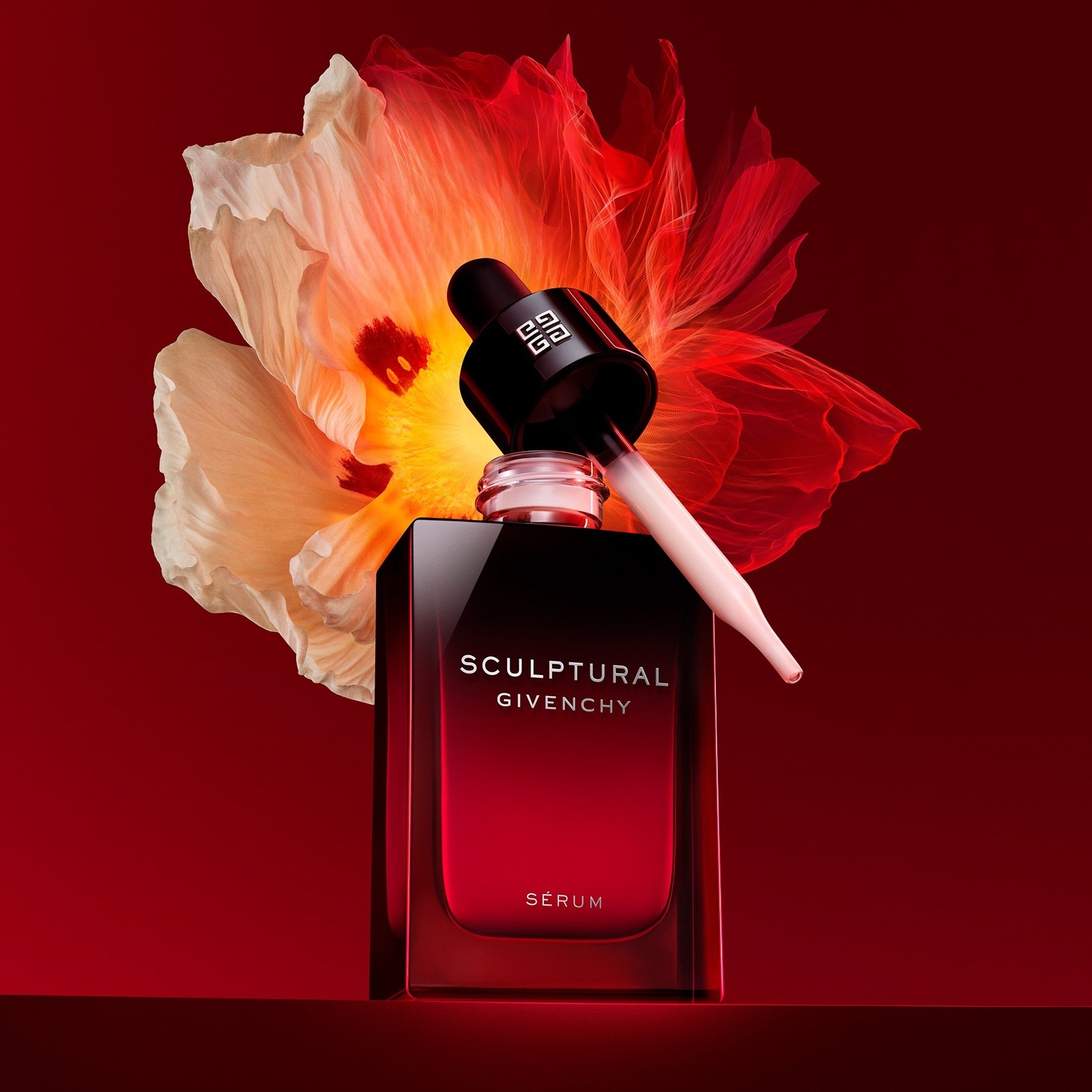 ジバンシイ2025年春スキンケア、“フェイスライン引き締め”美容液