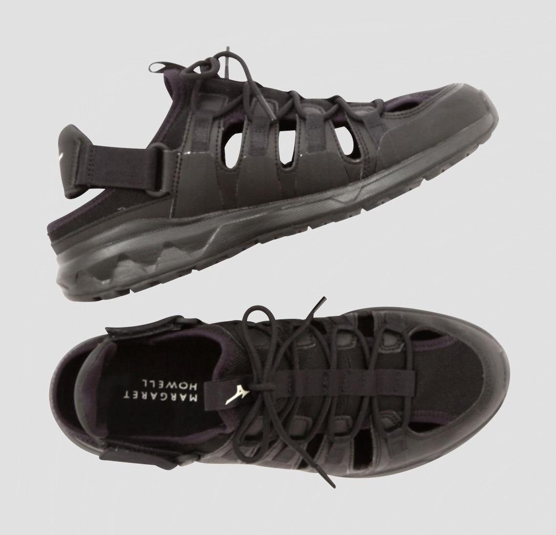 ミズノ×マーガレット・ハウエル、“スニーカー風”グルカサンダル＆撥水