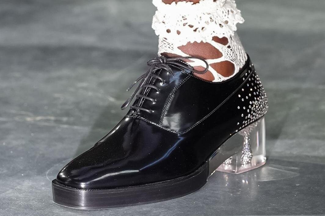 ウィークエンド マックスマーラ×セバゴのタッセル付きローファー、上質