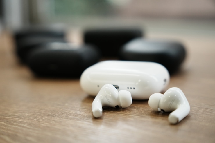 AirPods Pro 3と他社の人気ワイヤレスイヤホンを比較 | 音質や
