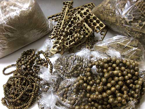 沈香の数珠を原木からお作りしました | 香源