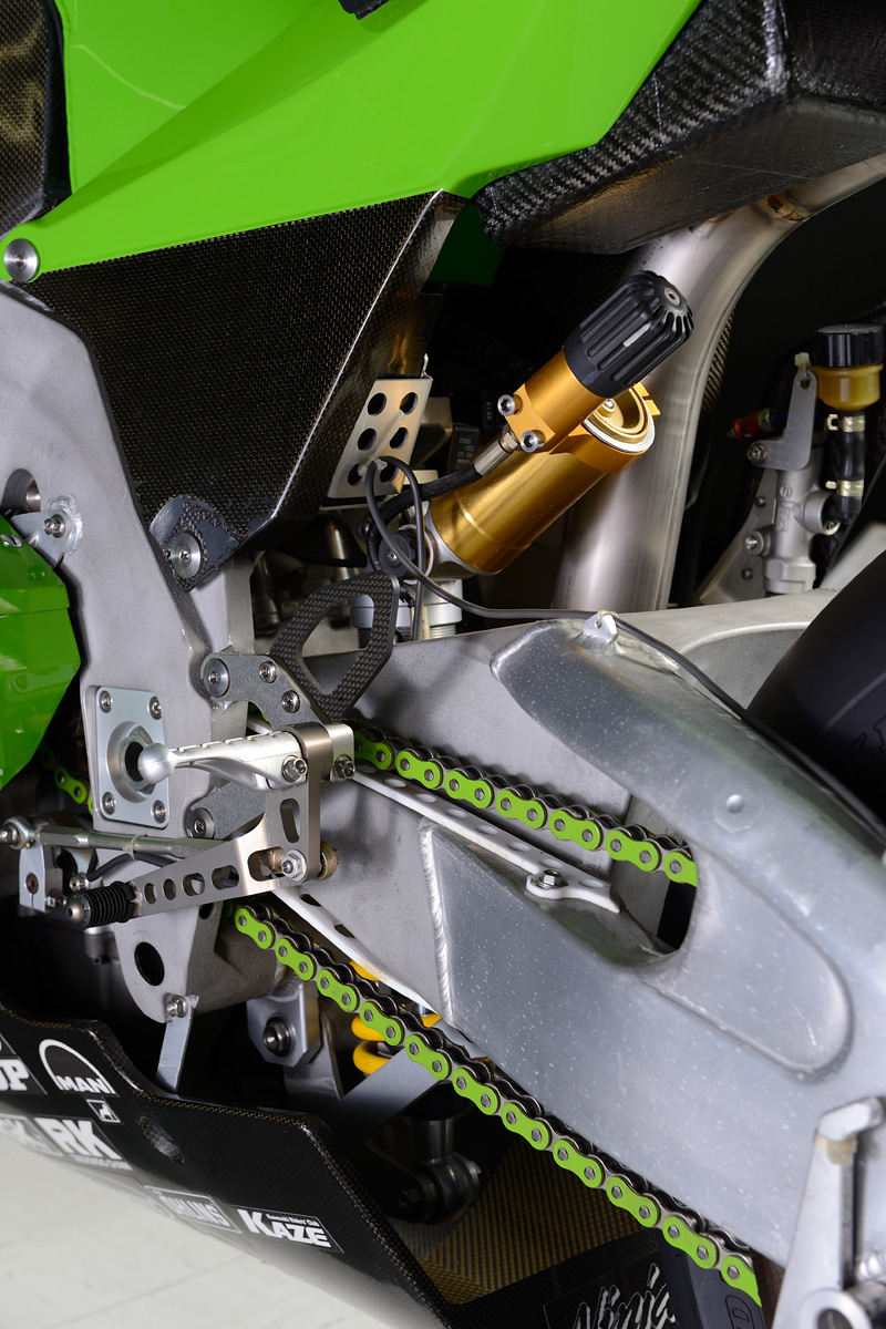 MotoGP：ZX-RR(2003)／ロードレースシーンに舞い戻ったカワサキの異端