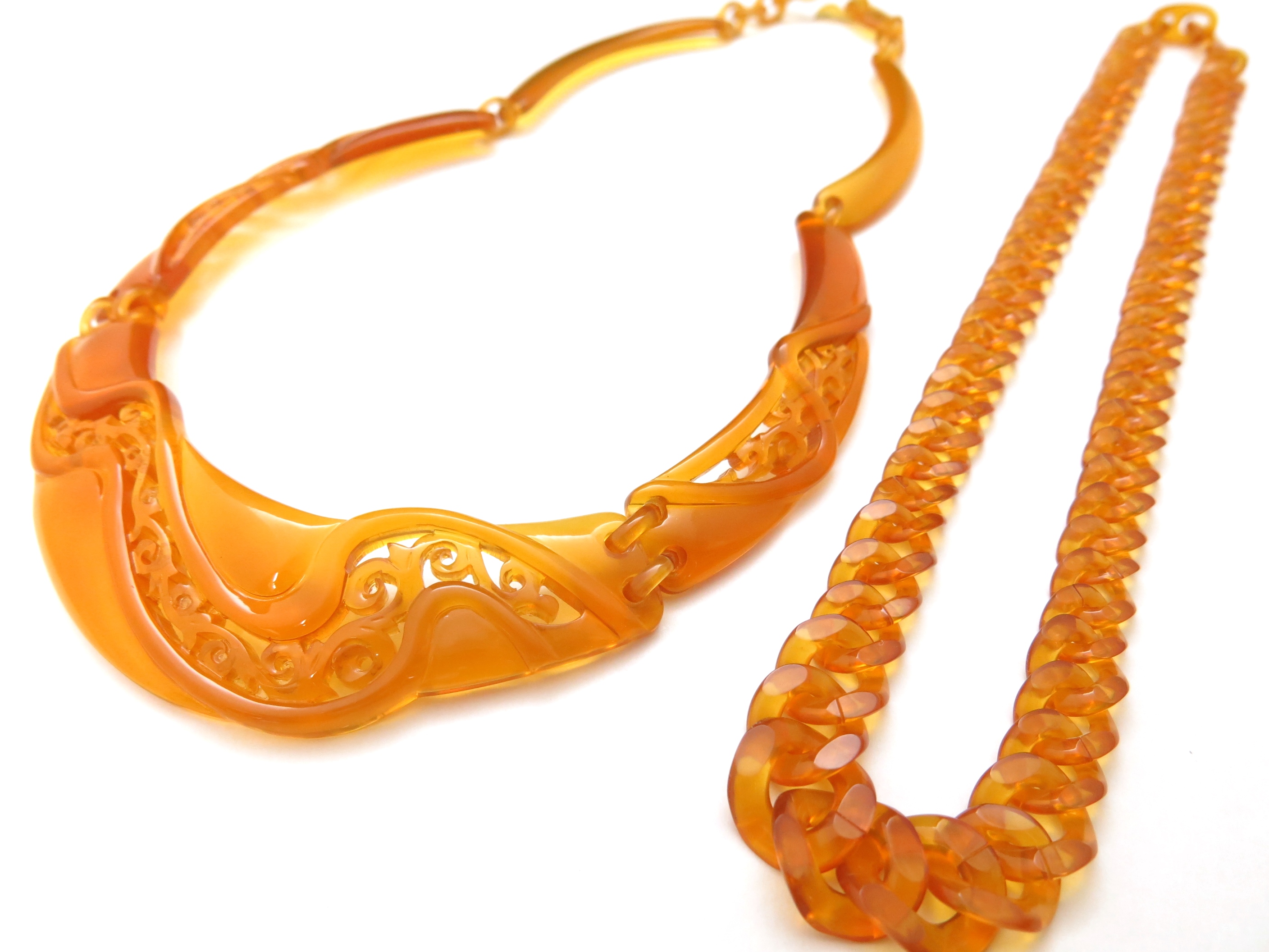 大変贅沢な総白べっ甲製チョーカーと喜平型チェーンネックレス2018