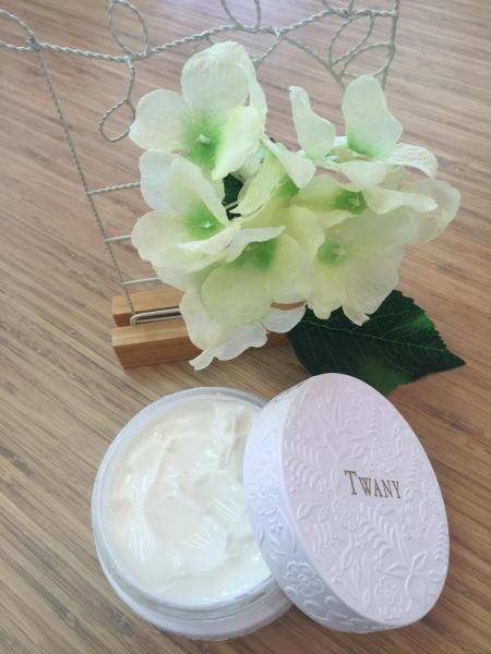 トワニーレジュウィールアロマボディクリーム トワニー レジュウィール