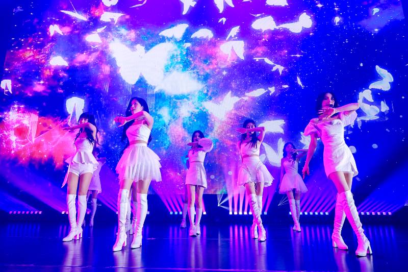 大粒の涙！ LOONA（今月の少女）、初の日本単独公演を開催！ 「やっと
