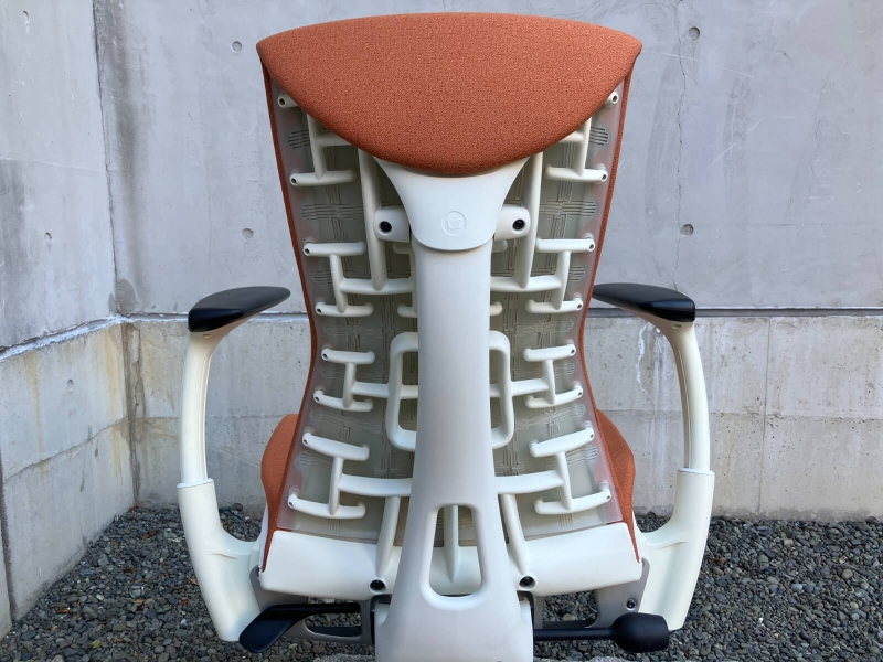 ハーマンミラー エンボディチェア オレンジ 中古 Herman Miller Embody