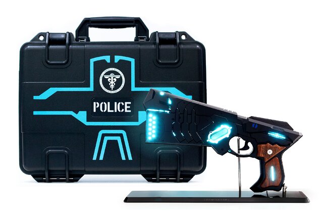 リアル過ぎる約8万円「ドミネーター」に専用ディスプレイスタンド