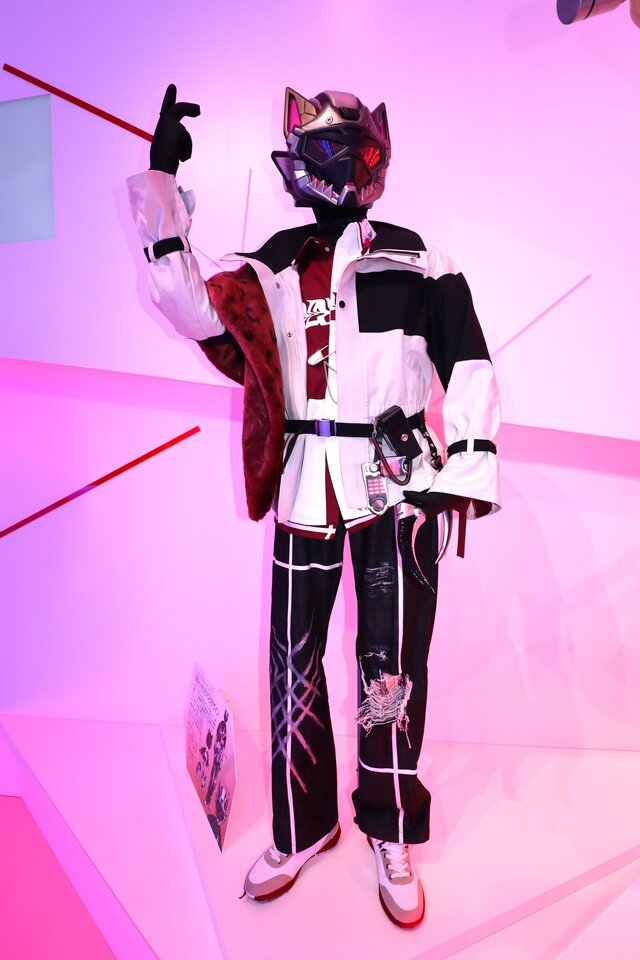あのヒーローショー衣装を細部まで…！「にじさんじフェス展」会場