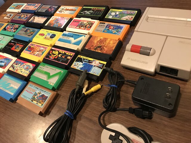国内ではほとんど情報が無い海外版ファミコン「NES」の不思議な世界