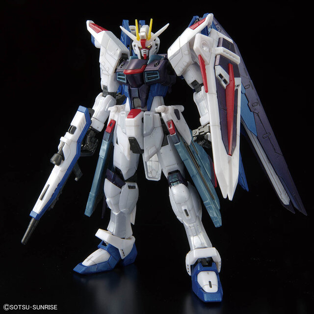 機動戦士ガンダムSEED」より、「フリーダム」ら3機が揃い踏み！限定