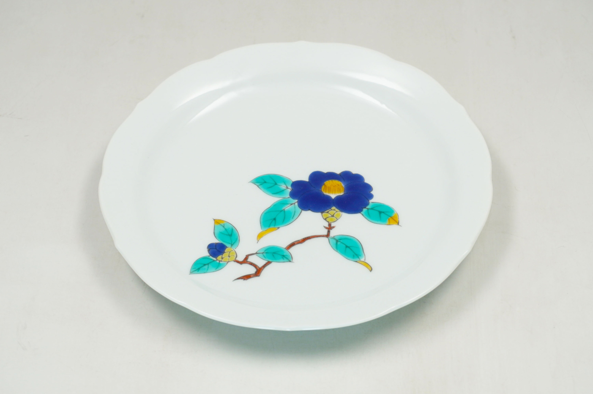 青椿五寸輪花皿 - 有田焼 窯元伊兵衛