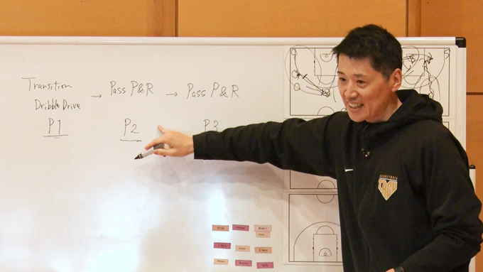 恩塚メソッド「オフェンス実践編」【DVD2枚組・分売不可】 恩塚