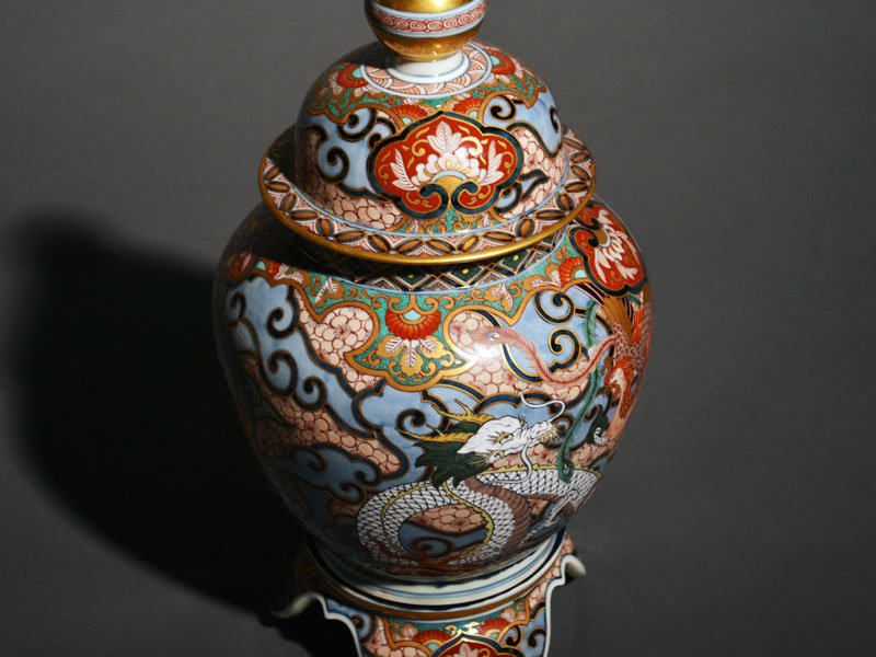 献上手古伊万里焼】特大沈香壷 染錦本金鳳凰龍図