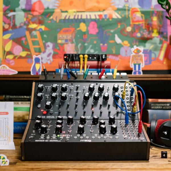 moogのシンセサイザー、MOOG SOUND STUDIO（Mother-32 & DFAMセット
