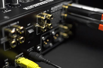 Allen&HeathのDJミキサーXONE:23Cの紹介ページです。