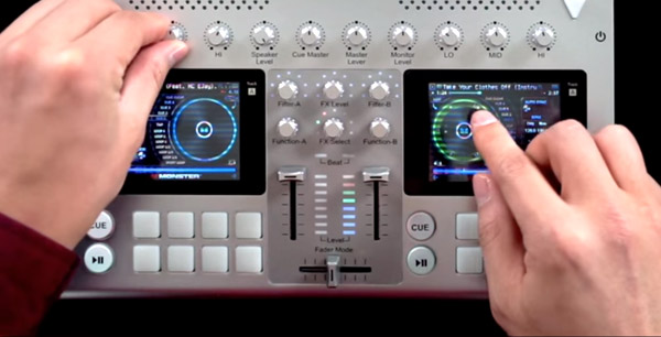 GODJ PLUSの商品ページです。スピーカー内蔵！ヘッドホンだけあればDJ