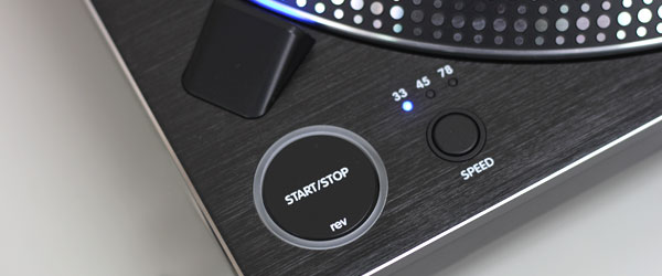 Stantonのターンテーブル、STR8.150 M2のご紹介です。