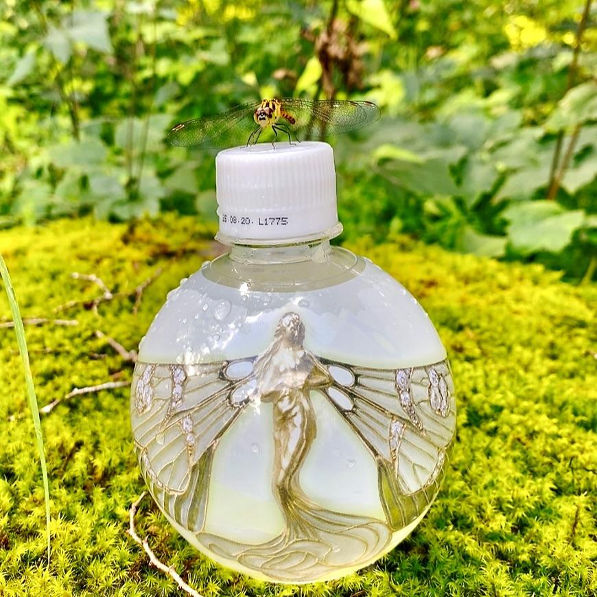 オリジナルデザインボトルのミネラルウォーターに新柄登場です