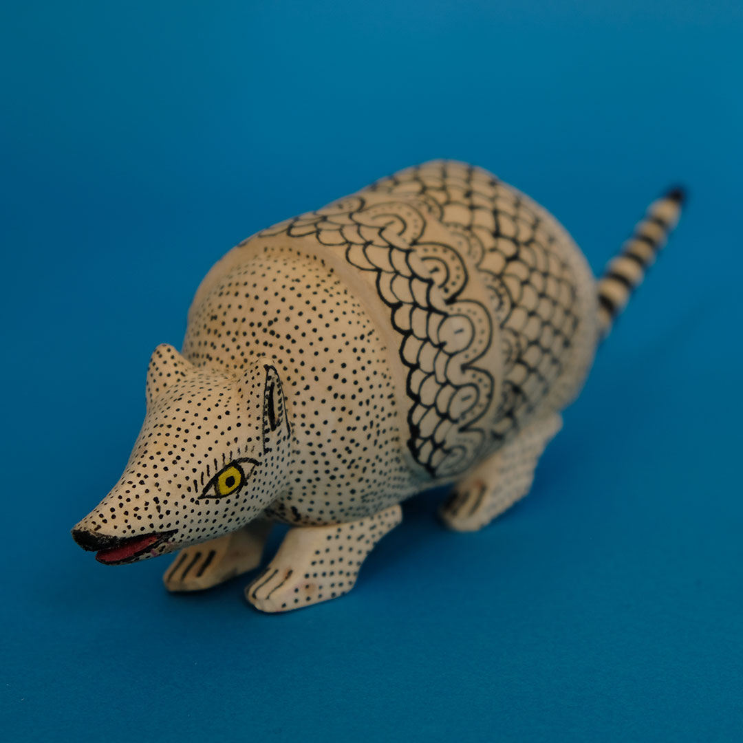 アルマジロ（オアハカ木彫）- LABRAVA [メキシコ 民芸 フォークアート