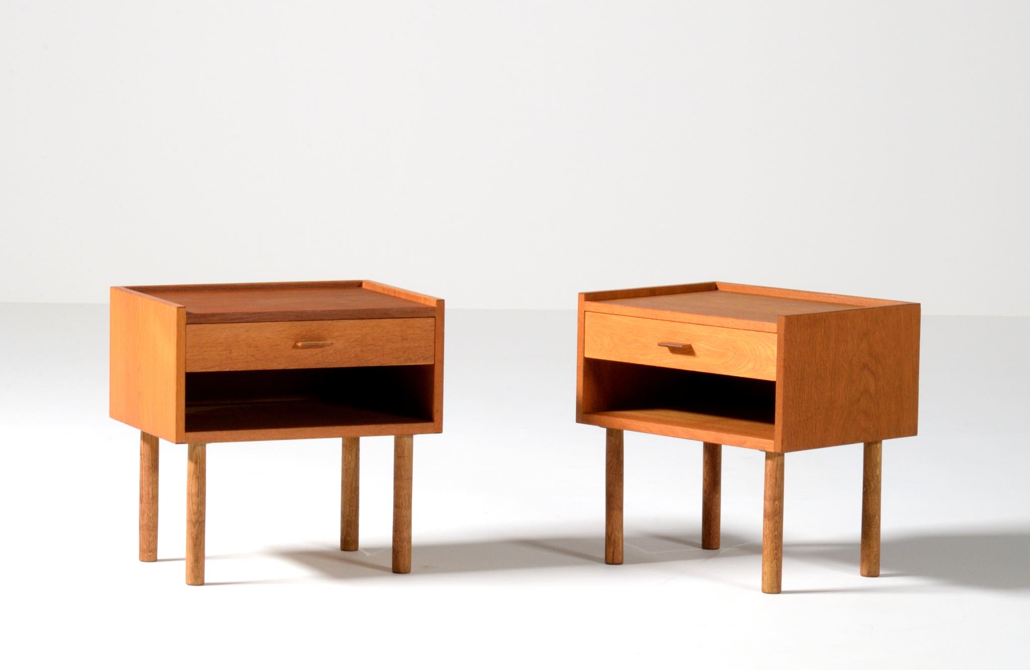 Hans J. Wegner A pair of RY430 Small chest in Oak with oil finish