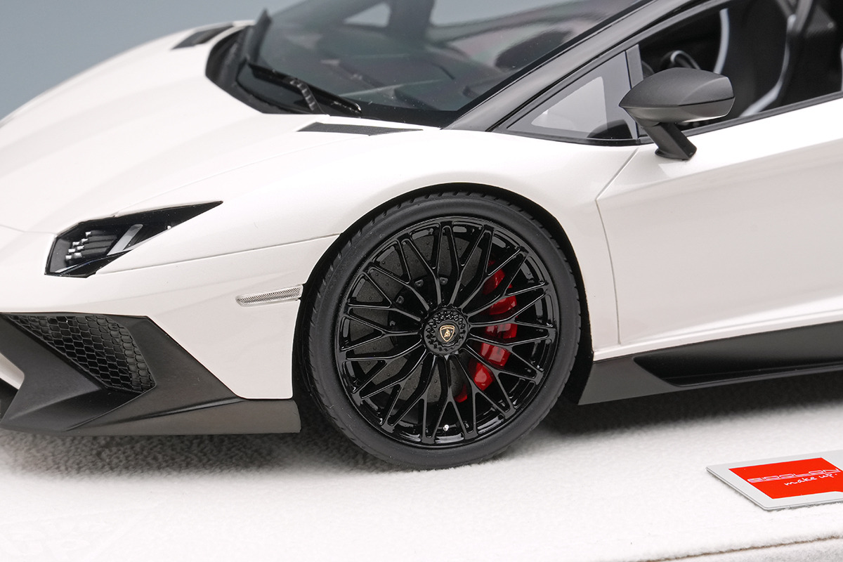 Make Up Co., Ltd. / Lamborghini Aventador LP750-4 SV Roadster 2015