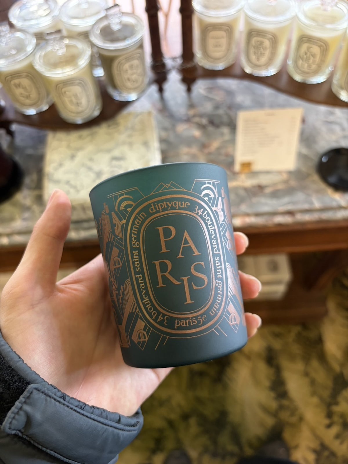 旅行の思い出に。ディプティックの限定「シティキャンドル」で、部屋に