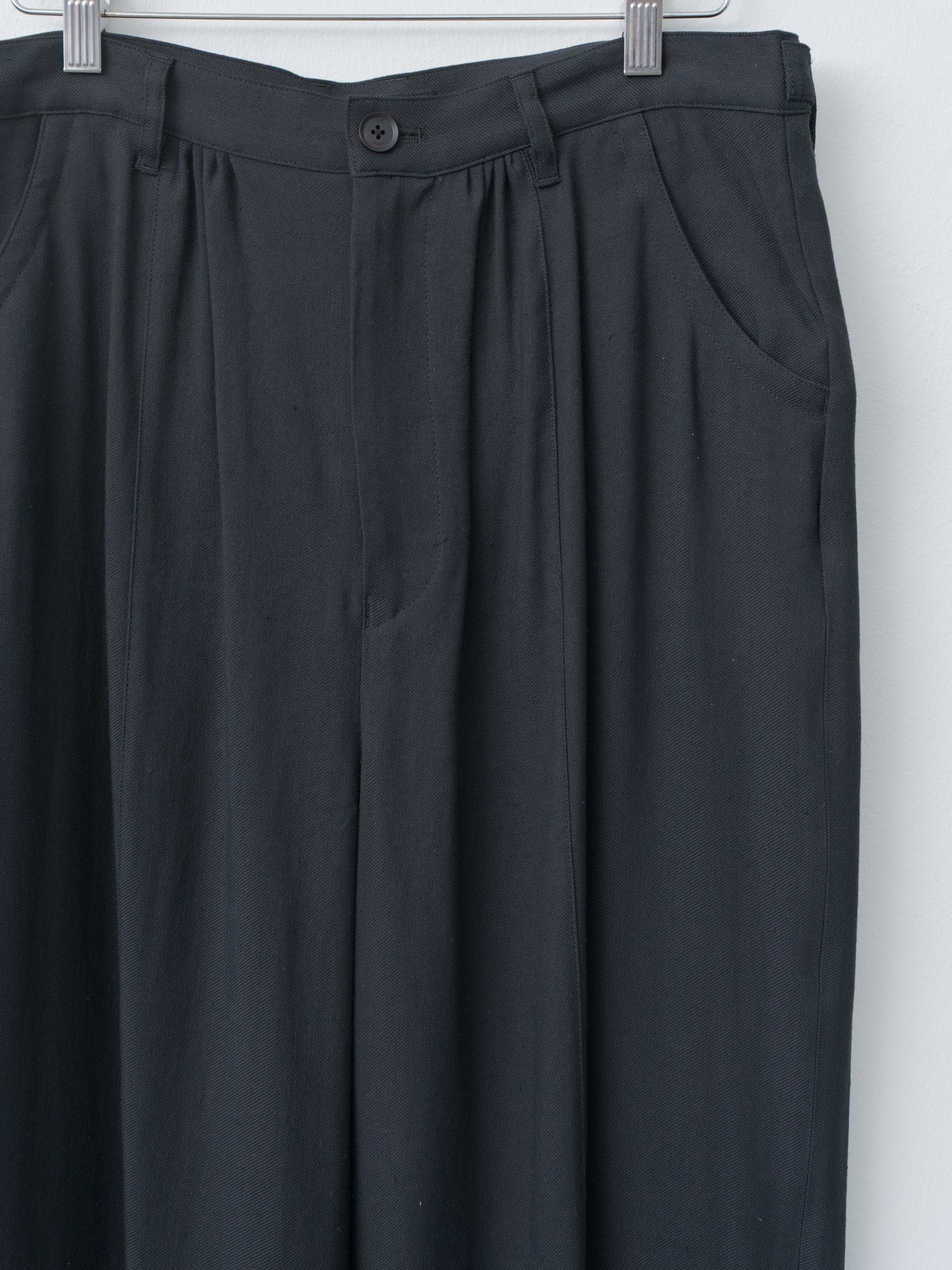 Namu Shop - Yoke Linen Acetate Front Gather Wide Trousers - Black