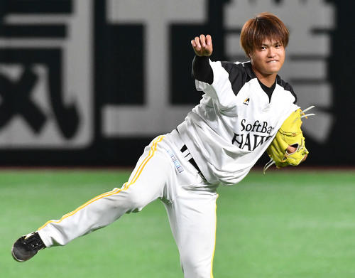 ソフトバンク】甲斐野央1軍合流「意識してなくても意識はする」勝利の