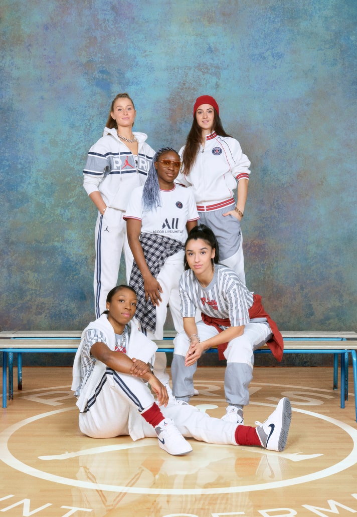 Closer Look At The Full PSG x Jordan 21/22 4th Kit Clothing