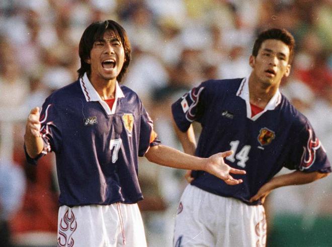 スターは持ってるなぁ」自転車旅の前園真聖＆中田英寿、Wレインボー