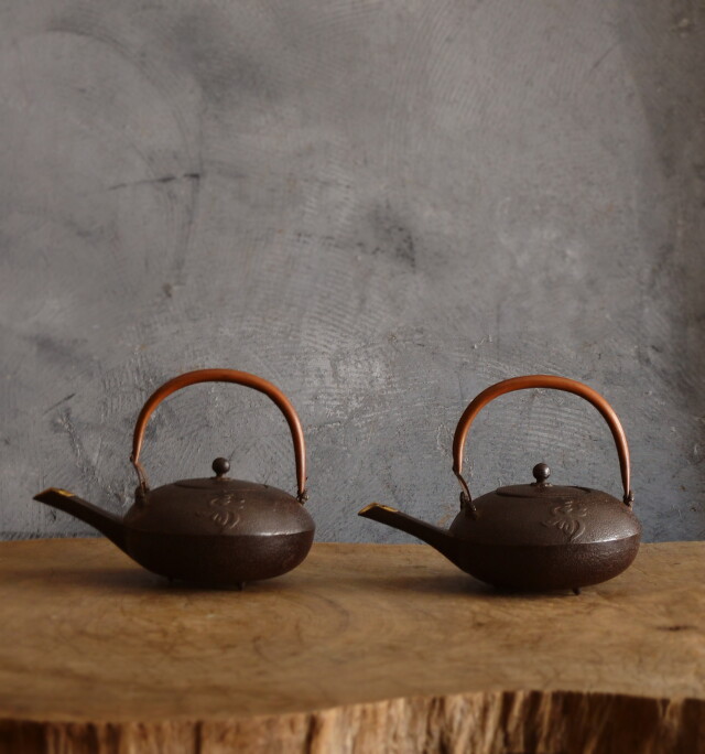 鉄銚子一対 酒器 定泉作 水注 水次 ちろり 鉄瓶 急須 在