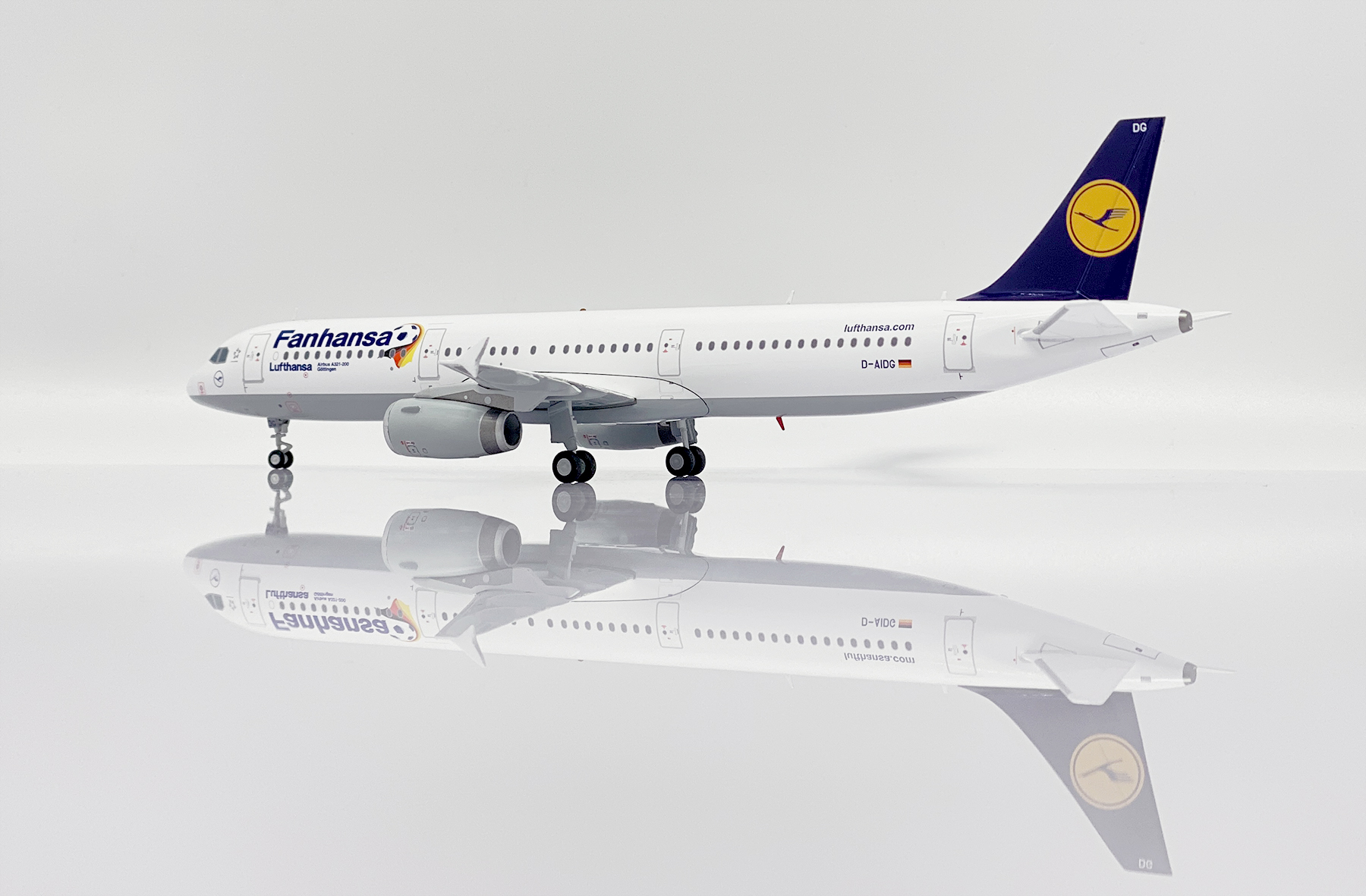 ScaleModelStore.com :: JC Wings 1:200 - SA2033 - Lufthansa Airbus A321