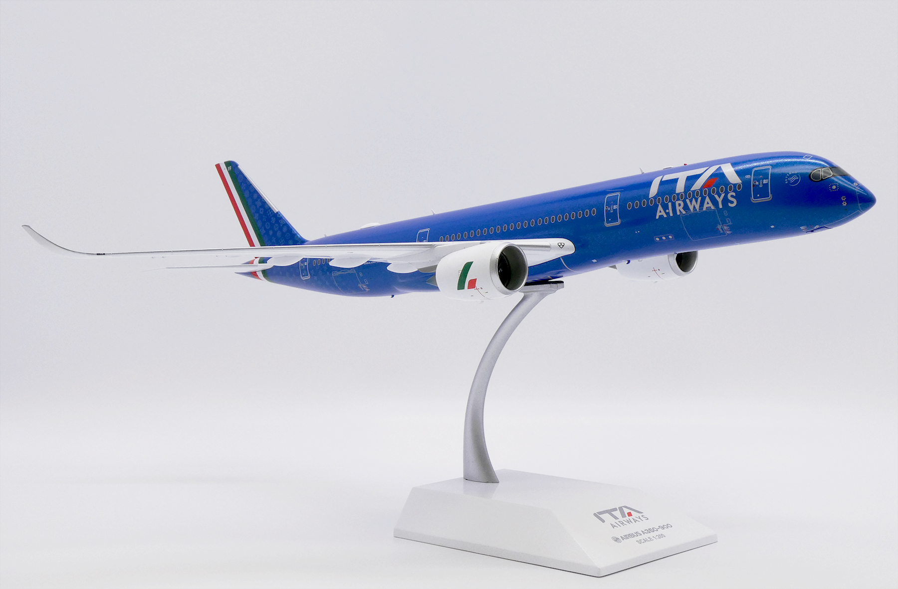ScaleModelStore.com :: JC Wings 1:200 - XX20311 - ITA Airways