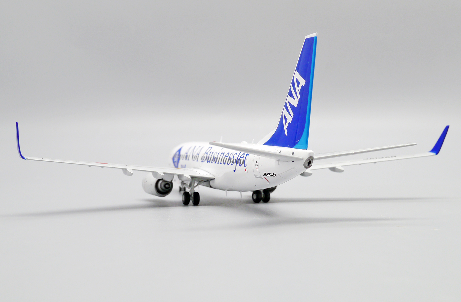 ScaleModelStore.com :: JC Wings 1:200 - EW2737004 - ANA - All