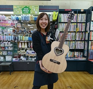 アコースティックギター】ハートのサウンドホールが可愛い！ZEMAITIS