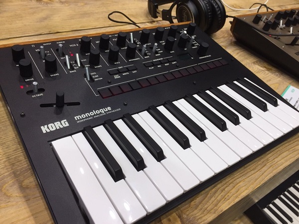 シンセ】フル・プログラマブル・モノフォニック・アナログ
