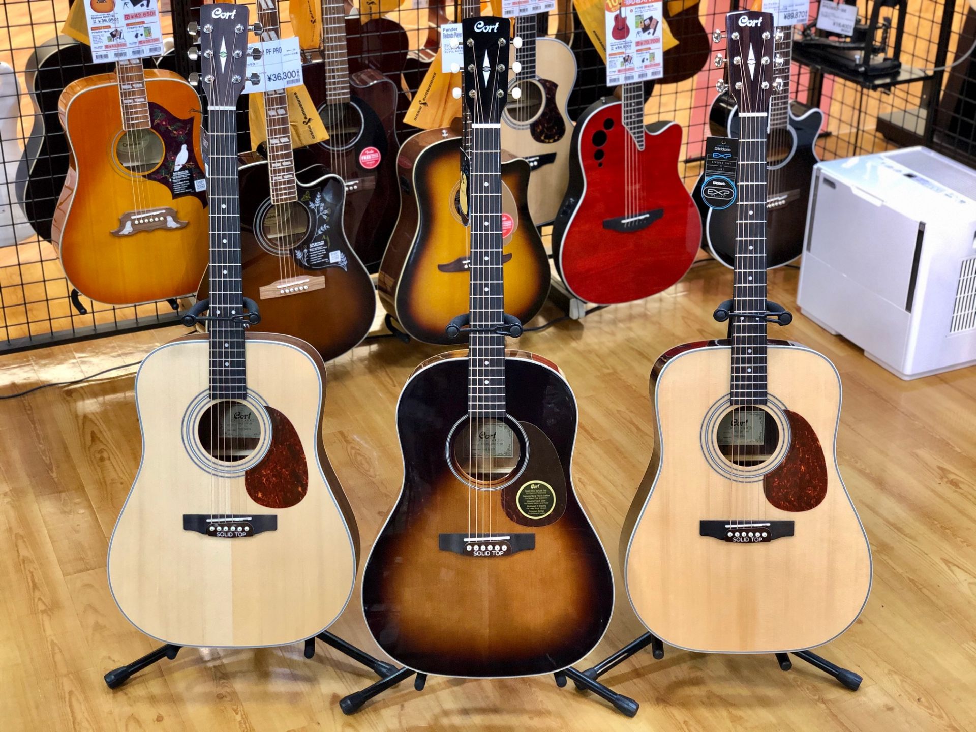アコースティックギター】Cortのパフォーマンスモデルが3本入荷しま