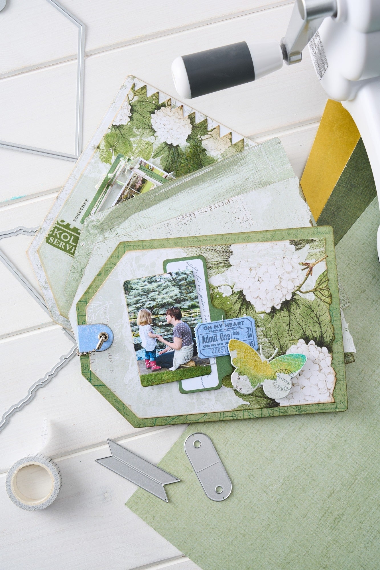 Sizzix Thinlits 17PK Die Set - Snap and Swap Large Tags by 49 and