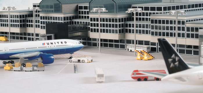 Herpa Airport | Basic Set I | 1/500 Scale Airport Model