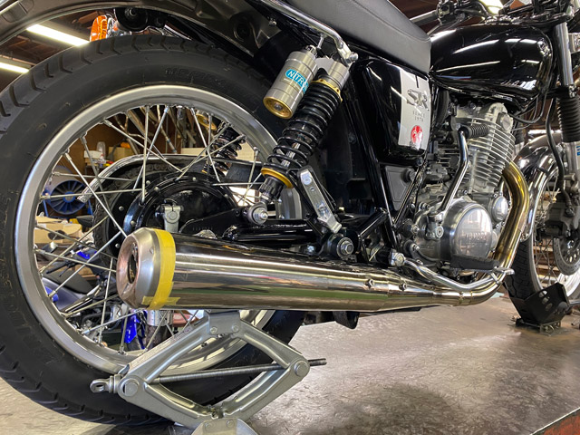 2018- SR400｜POWERBOX サイレンサー (適合型式：2BL-RH16J)［政府認証