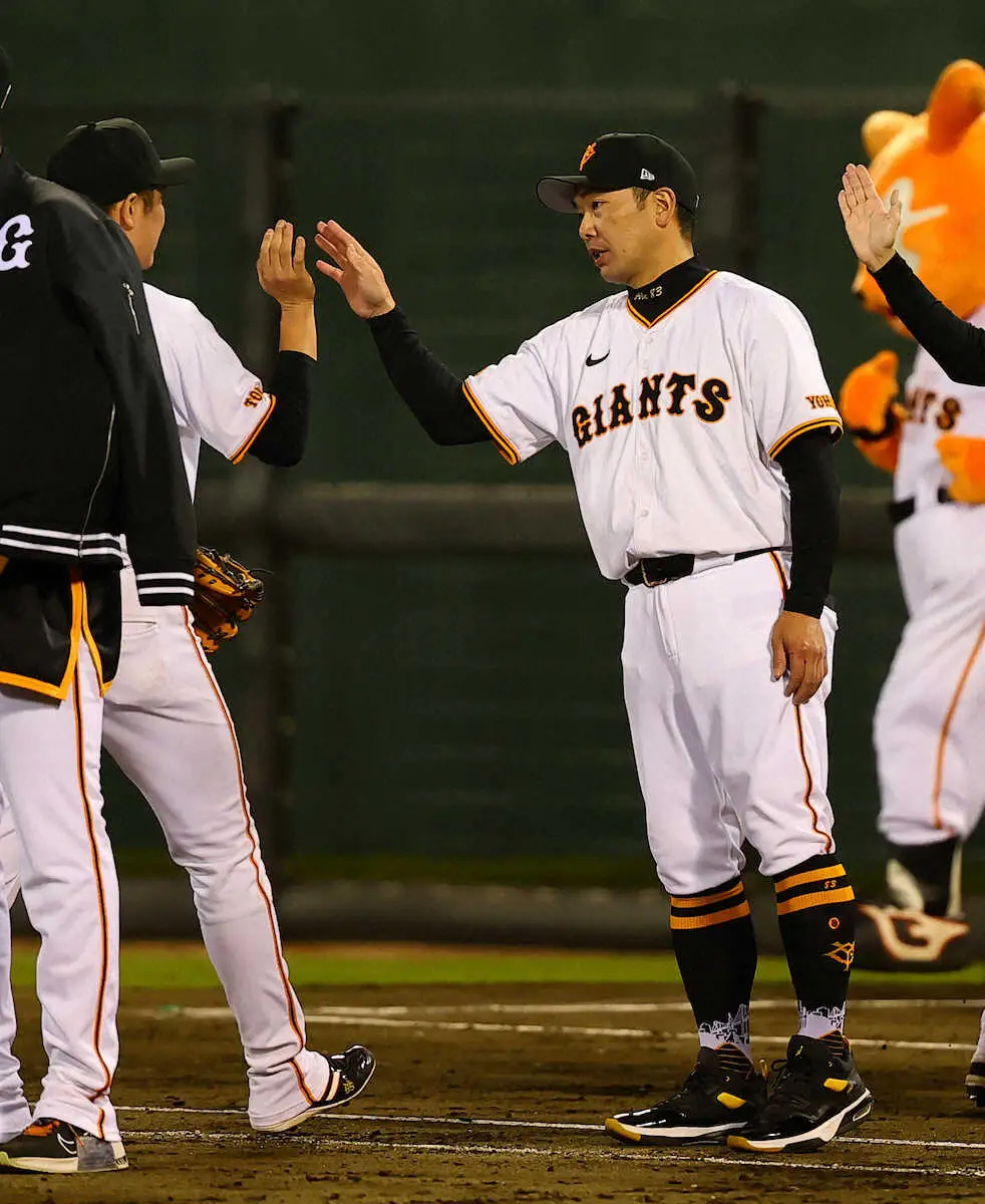 阿部監督 坂本への変わらぬ信頼 打撃不振中も本人任せ「必死に