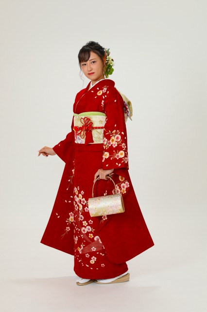 成人式】赤の振袖に桜柄☆で成人式の前撮りしました！｜静岡インター店