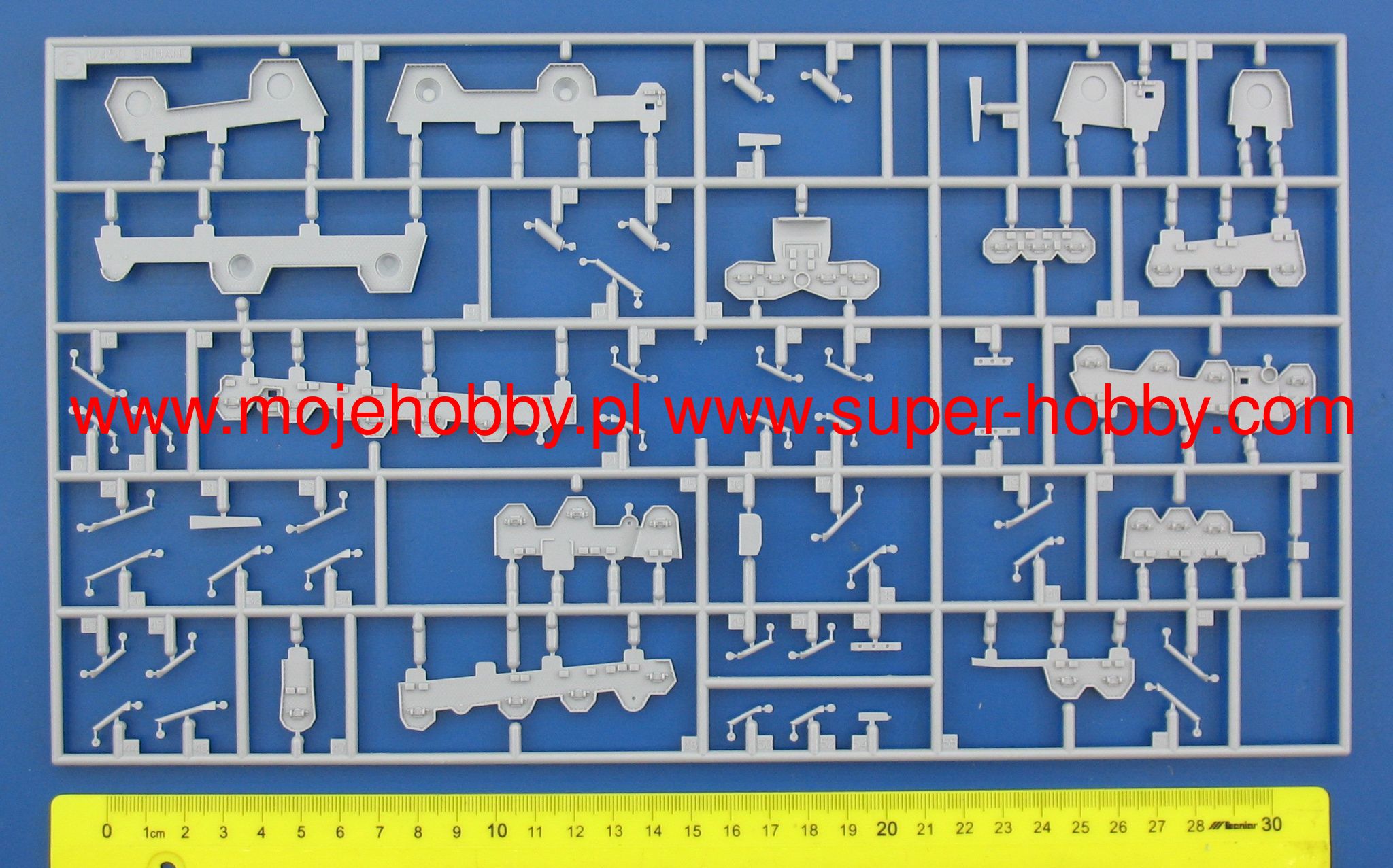 IJN Aircraft Carrier Shinano Hasegawa Z03